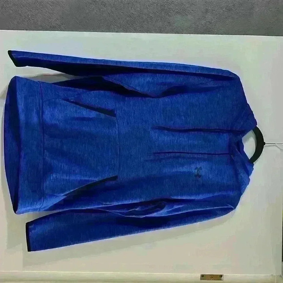 Like new Under Armour sweatshirt in a size small - Picture 1 of 7